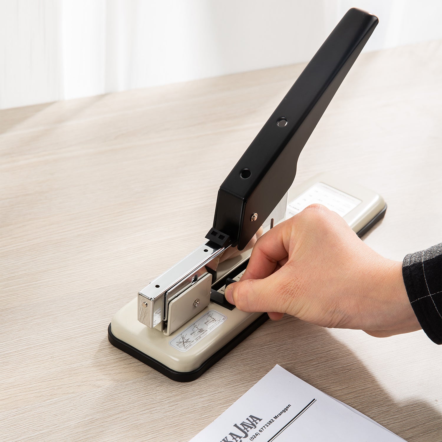 Deli Heavy Duty Stapler (E0394)